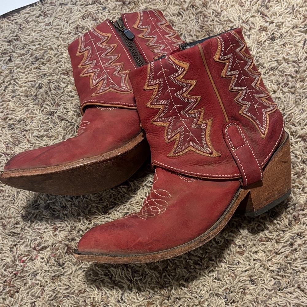 Liberty Black embroidered Vegas rojo red boots - Picture 4 of 6